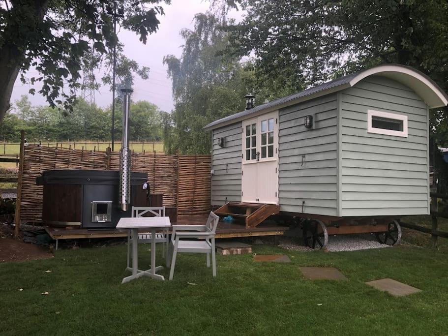 Romantic Shepherds Hut With Stunning Sunsets Hollingbourne Екстериор снимка